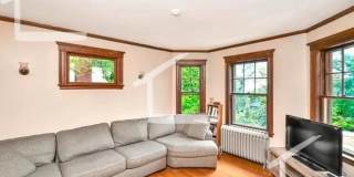 Large 4 bed in Brookline Gallery 7