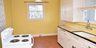 3 Bedroom 1.5 Bath Hilltop 2 Story Home Gallery 5