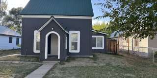 586 Rose Street Gallery 1