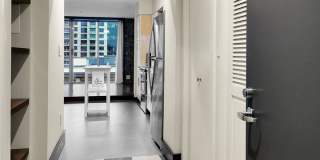 0bd/1ba Bellevue Condo Gallery 7