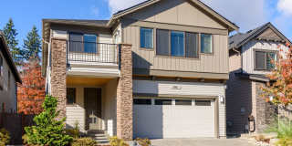 Spacious Modern Home with A/C, EV Charging & Bonus Room – Pet! Gallery 1