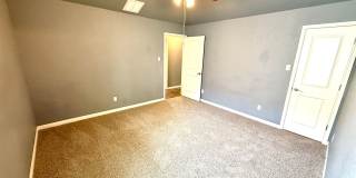 Charming 3-Bedroom Home with Fireplace, Garage & Covered Patio! Gallery 13
