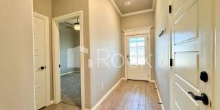 Spacious Craftsman Home on cul-de-sac - Electric Included! Gallery 46