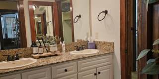 Gorgeous fully furnished home in downtown Eagle! Gallery 13
