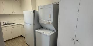 Large 2/2 Waikiki Condo with Parking, Lanai, A/C & W/D in unit! Gallery 18