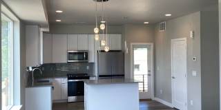 Beautiful End Unit at Overlook Station Gallery 91
