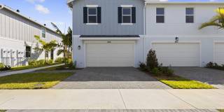 4416 Longwood Lk Square Gallery 1