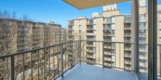 Waterside Towers Apartments Gallery 11