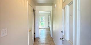 Beautiful 4 Bedroom 1.5 Bath - City View ISD Gallery 3