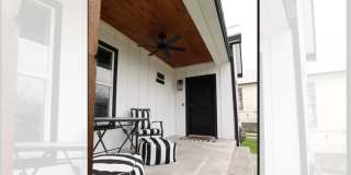 Stylish 2BR Home Near Fort Sam Houston & Downtown Gallery 5
