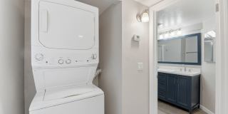 Central Phoenix Gem! Private Patio, Gated, Pool + Underground Parking Gallery 20