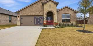 Well-Designed 4 Bedroom Single-Story Gallery 1