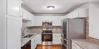 142 SANDY Lane Gallery 7