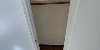 Room in 6 Bedroom Home at Oak Park Rd Gallery 37