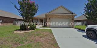 Spacious 4BR/2BA in Redstone Commons – Community Pool, Playground and Dog Park! Gallery 1