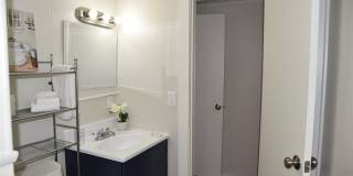900 W Chestnut Street Gallery 22