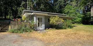 Quaint 2/1 in Gig Harbor! Gallery 1