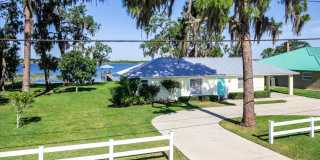 924 Lake Dr E Gallery 1