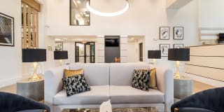 Magnolia Square Gallery 14