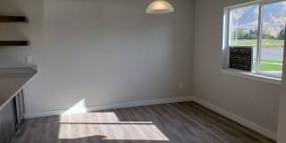 Spacious Springville Townhome Gallery 10