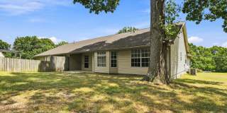 Quiet and Peaceful Duplex Near the Lake! Gallery 1