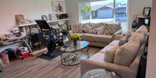 Spacious 3 Bedroom 2 Bath with a Den and Fireplace! Gallery 8