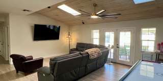 219 W HARMONT Drive Gallery 10