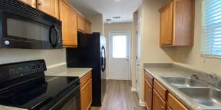 BRIDGEWATER HOME - PRE-LEASING FOR AUGUST 1 2026! 1/2 Off Deposit! Gallery 4