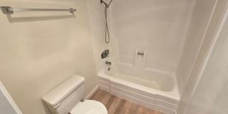 Beautifully Renovated Ground-Floor 2 Bedroom – Over 900 Sq. Ft.! Gallery 12