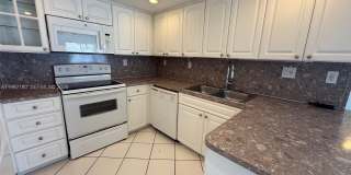 7832 Collins Ave Gallery 11