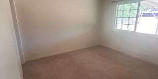 Move in Ready in  Hanford 3 bedroom, 1 bath with large yard! Gallery 6