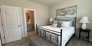 Modern 3-Level Townhome for Rent | Prime SW Charlotte Location Gallery 5