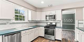 Spacious 4-Bedroom Home with Pool in Horsham Gallery 1