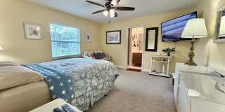 Available monthly Rental  2026 in heart of Sebastian Gallery 17