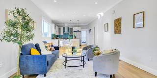 Wonderful House with Huge Deck in an Amazing Location Gallery 17