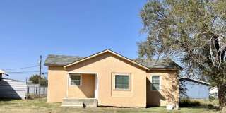 2 bed/ 1 bath full stucco home with fenced yard Gallery 1
