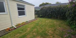 Beautifully designed 2BD/1BA home located near Henderson Center! Gallery 3