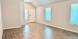 **Gorgeous Newer Build! 3 Bed 2 Bath** Gallery 3
