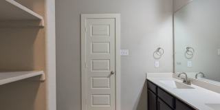3/2/2 Duplex near Hwy 46 /Fridge Included / No Carpet / Fenced Backyard / CISD *2 weeks free rent* Gallery 21