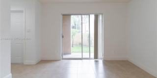 875 Riverside Dr Gallery 6