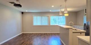 Remodeled Townhome in Beautiful Complex, A/C, Pool, Tennis Courts, Patio, Great Location! Gallery 6