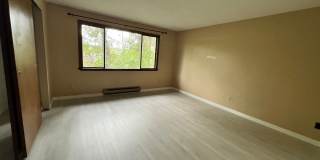 4Plex 2bed x 1.5bath unit in Seattle, minutes away from major highways. Gallery 10