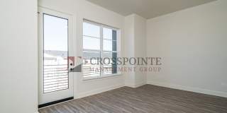 Luxury 3 bedroom, 3.5 Bath, 2 Car Garage Townhome- Fully Furnished! Gallery 18