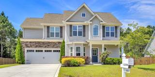 4 bedroom 2.5 bathroom home close to beaches, shopping, and Marine Corps Bases. Gallery 60