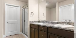 Spacious 4-Bedroom Home - Great Location Gallery 15
