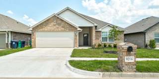 Gorgeous 4 bed 2 bath in Yukon! Gallery 1