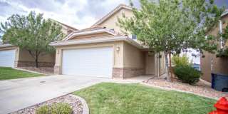 3 Bedroom In Great Location! Gallery 1