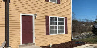 3 Bedroom 2.5 Bath Townhouse Gallery 1