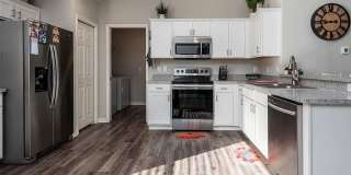 Gorgeous Three Bedroom in Towne Park Estates Gallery 7