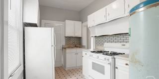 1023 W 37th Street Gallery 28